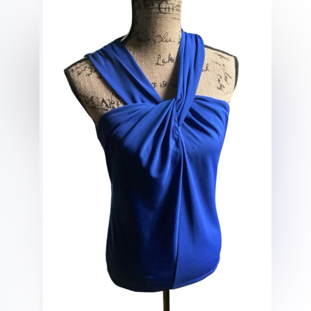 Beautiful Anne Klein royal blue blouse.